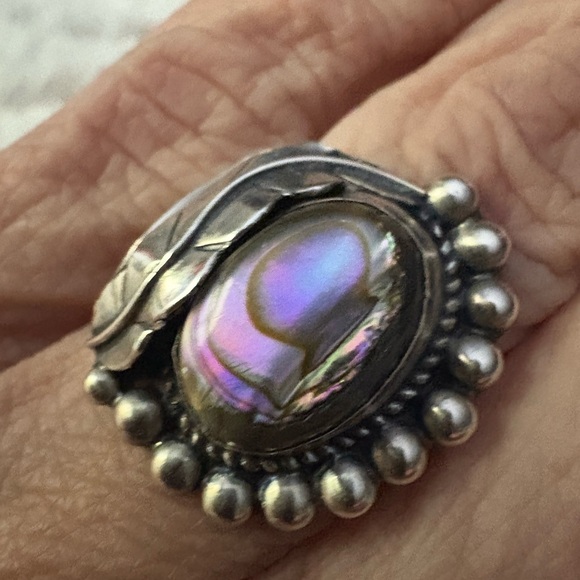 Navajo Jewelry - Navajo Handmade Ring
925 Silver Natural abalone shell Native American Sz 7